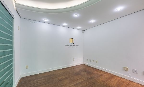 Prédio comercial com loja no bairro Rio Branco com 237m²