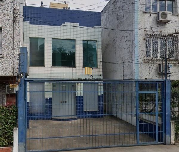 Prédio comercial com loja no bairro Rio Branco com 237m²