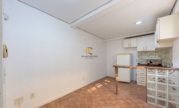Prédio comercial com loja no bairro Rio Branco com 237m²