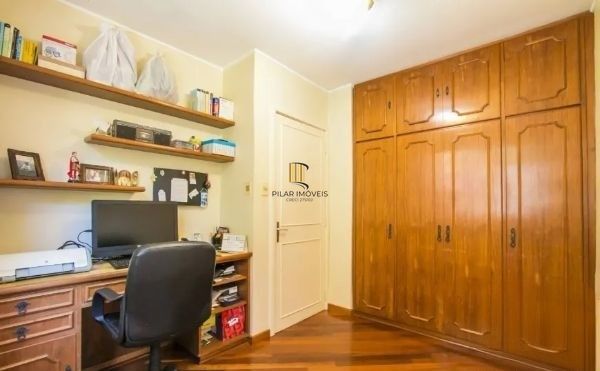 Casa sobrado no Petrópolis com 7 dormitórios e 4 vagas