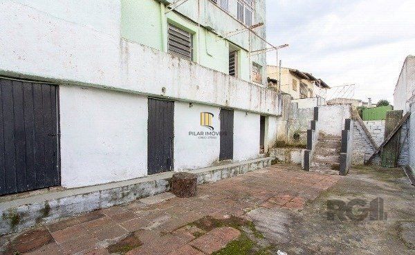 Casa no bairro Cavalhada de 3 dormitórios e 2 vagas