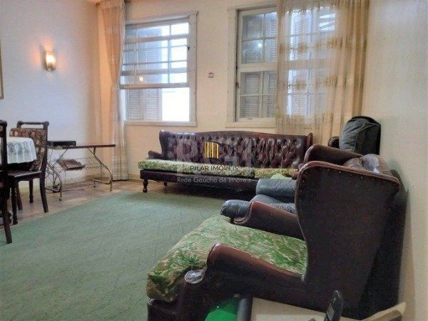 Apartamento no Bom Fim de 3 dormitórios frente com 103m²