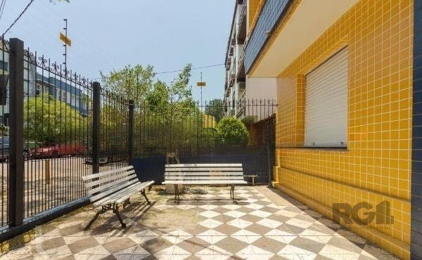 Apartamento no bairro Auxiliadora de 2 dormitórios - Pilar Imóveis