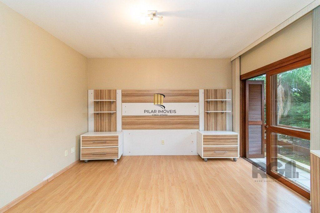 Casa Condominio no bairro Guarujá de 3 dormitórios 1 vaga DESOCUPADA