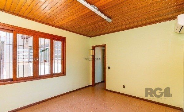 Casa 4 Dormitório(s) Bairro Petrópolis
