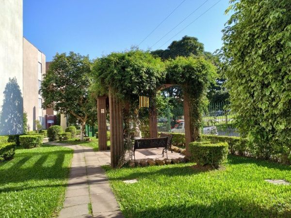 Apartamento no bairro Medianeira de 3 dormitórios DESOCUPADO