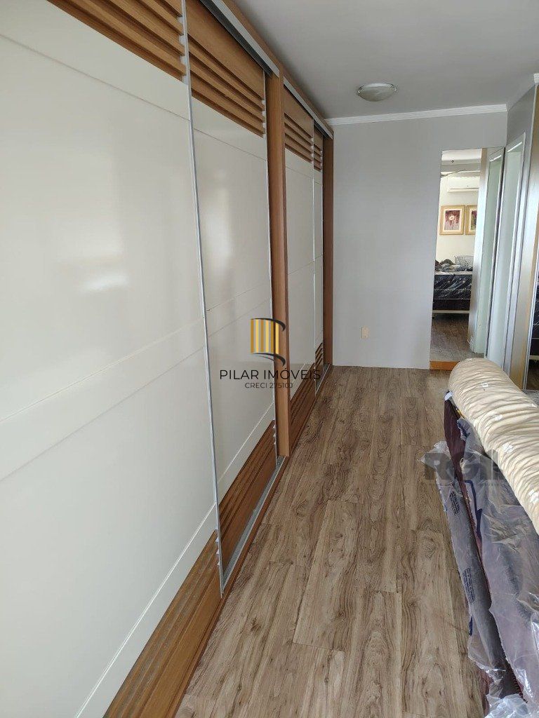 Casa sobrado com 300m² na Vila Nova de 3 dormitórios e 4 vagas
