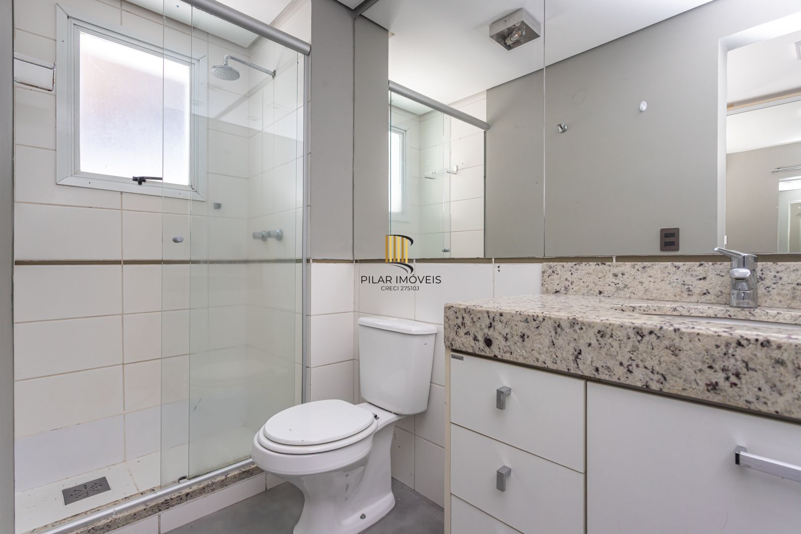 Apartamento Garden no bairro Pertrópolis de 3 dormitórios e 2 vagas DESOCUPADO