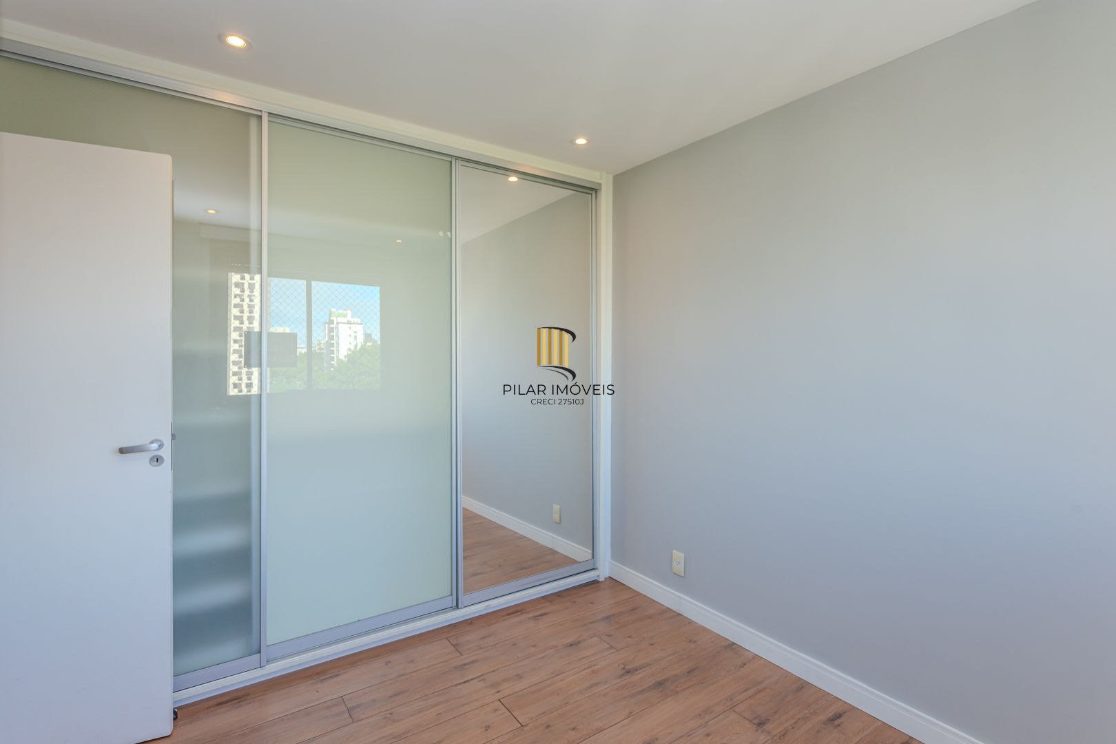 Apartamento impecável, finamente decorado, entrar e morar!