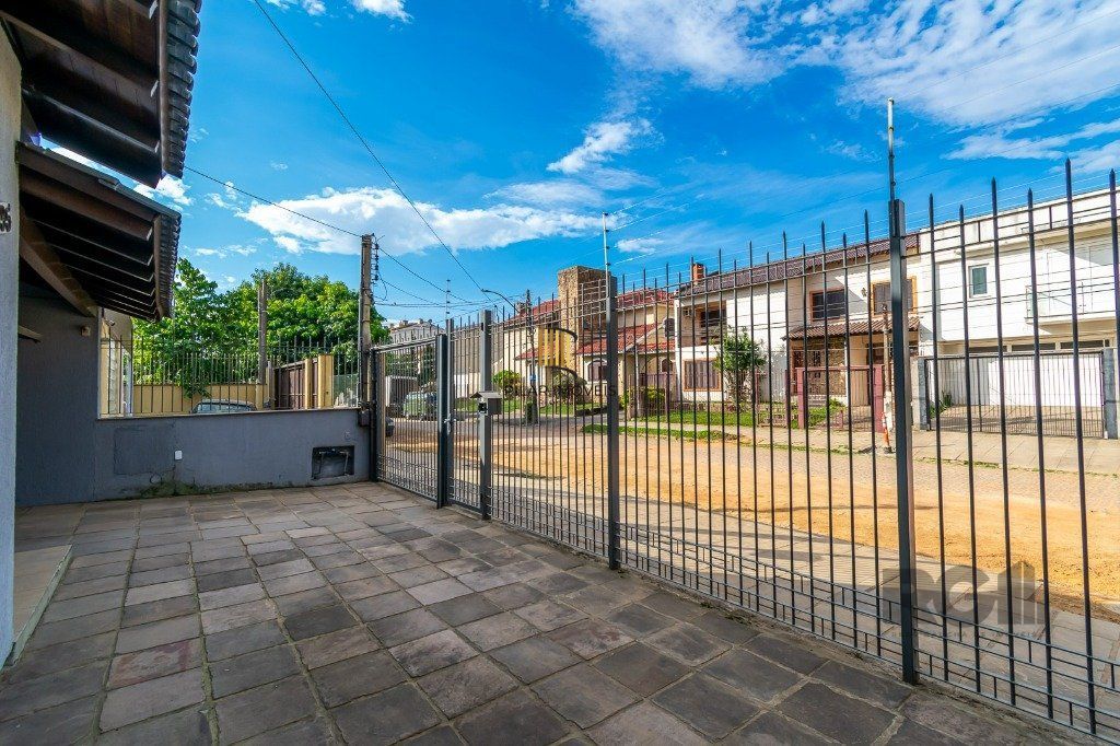 Casa 4 Dormitório(s) Bairro Jardim Planalto