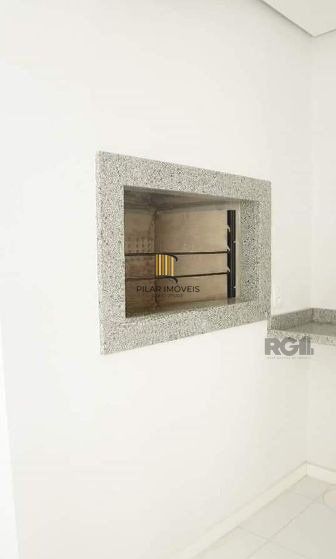 Apartamento no Urbano Menino Deus de 1 dormitório vaga e pátio