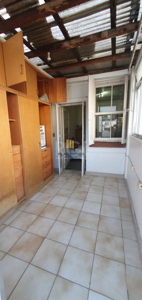 Casa para Venda 3 dormitórios, 2 vagas - Petrópolis