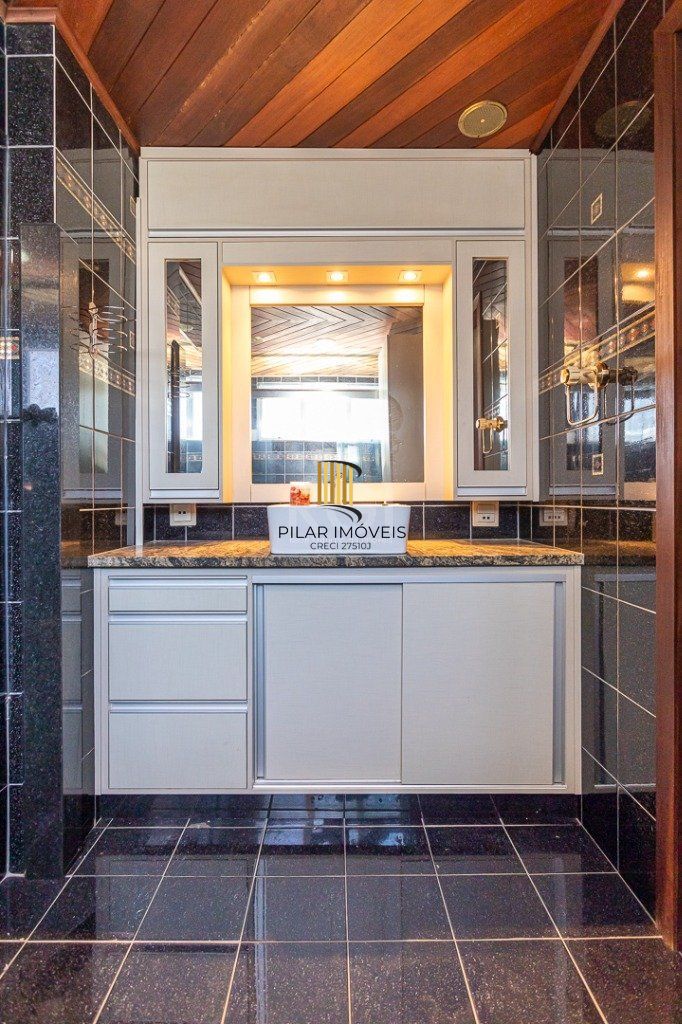 Apartamento Menino Deus de 3 dormitórios e vaga