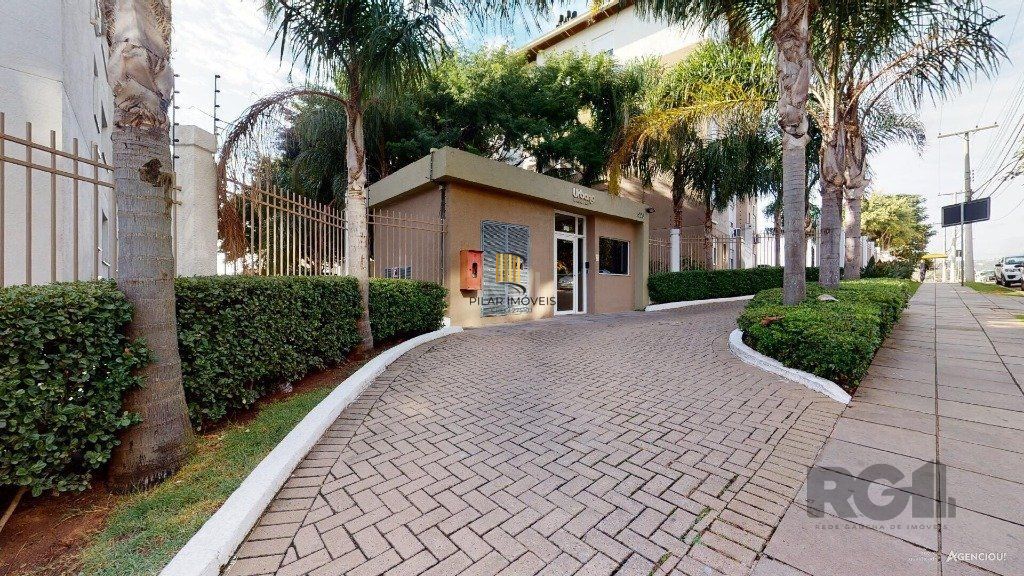 Apartamento no Urbano Menino Deus de 1 dormitório vaga e pátio