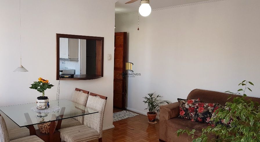 Apartamento no Petrópolis de 2 dormitórios e dependência