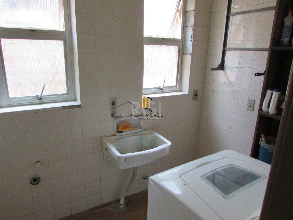 Casa Condominio para Venda - 200m², 3 dormitórios, sendo 1 suites, 4 vagas - São Lucas