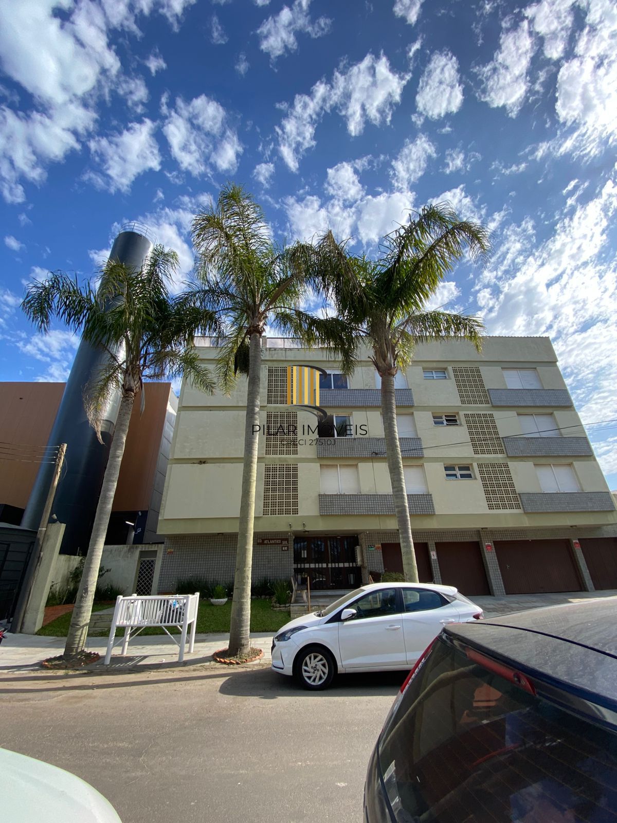 Apartamento no Centro de Tramandaí de 2 dormitórios e vaga - Pilar Imóveis