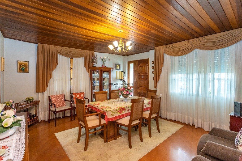 Casa Condominio para Venda - 325m², 3 dormitórios, 3 vagas - Teresópolis