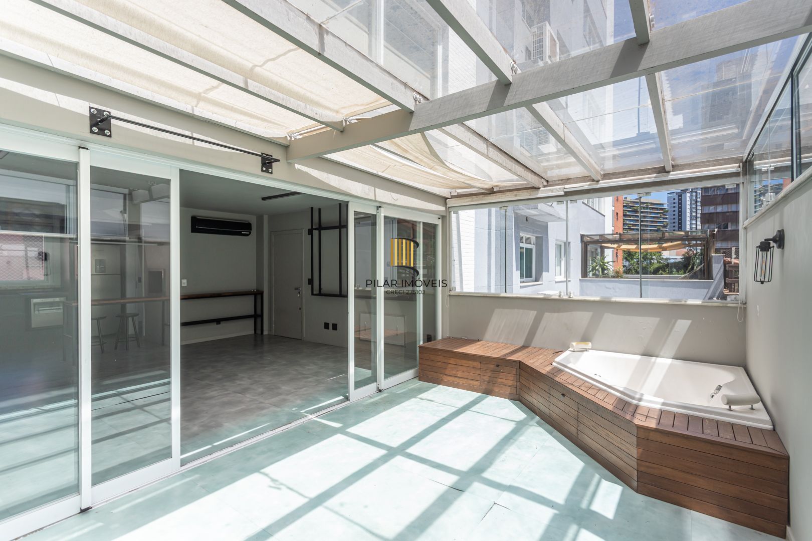 Apartamento Garden no bairro Pertrópolis de 3 dormitórios e 2 vagas DESOCUPADO