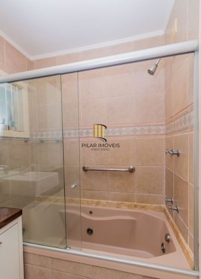 Casa em Condomínio em Ipanema de 3 dormitórios e 2 vagas