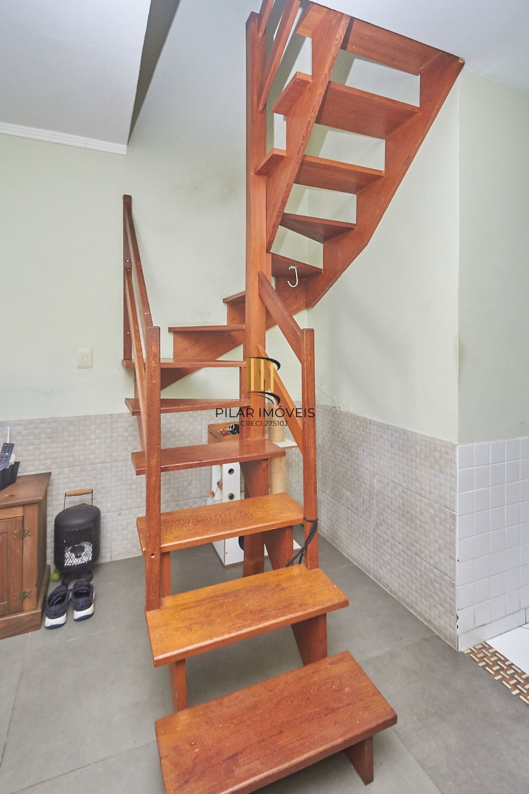 Casa sobrado em condomínio fechado no Alto Petrópolis de 2 dormitórios e vaga
