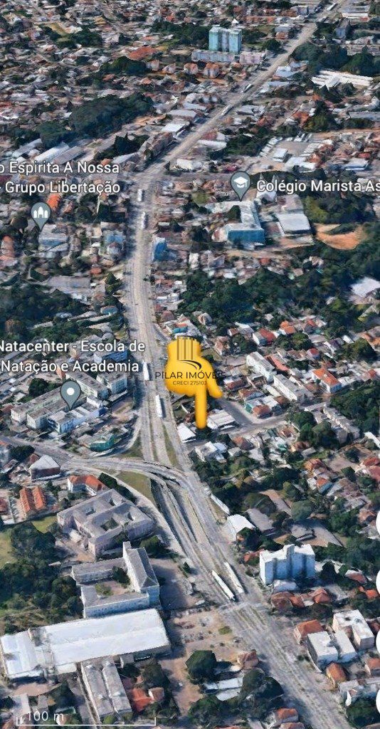 Casa para utilização comercial, no bairro Teresópolis, em Porto Alegre, RS.