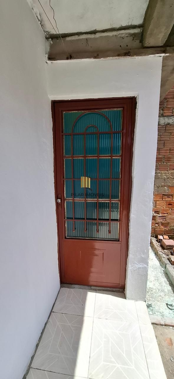 Casa em Canoas de 2 dormitórios DESOCUPADA