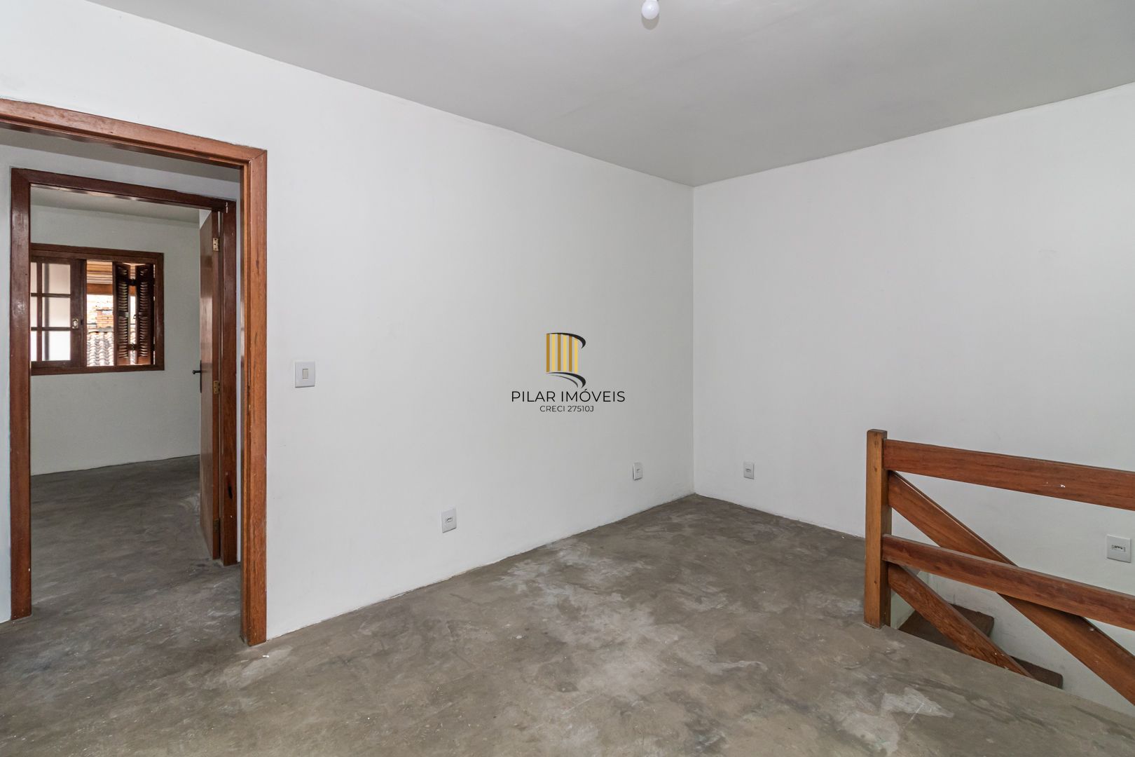 Casa no bairro Sarandi com 4 dormitórios e 4 vagas