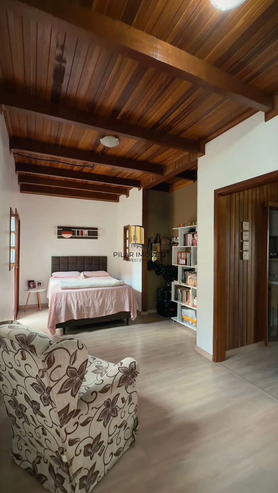 Excelente casa para venda com edicula e sotão. Entrar e morar!