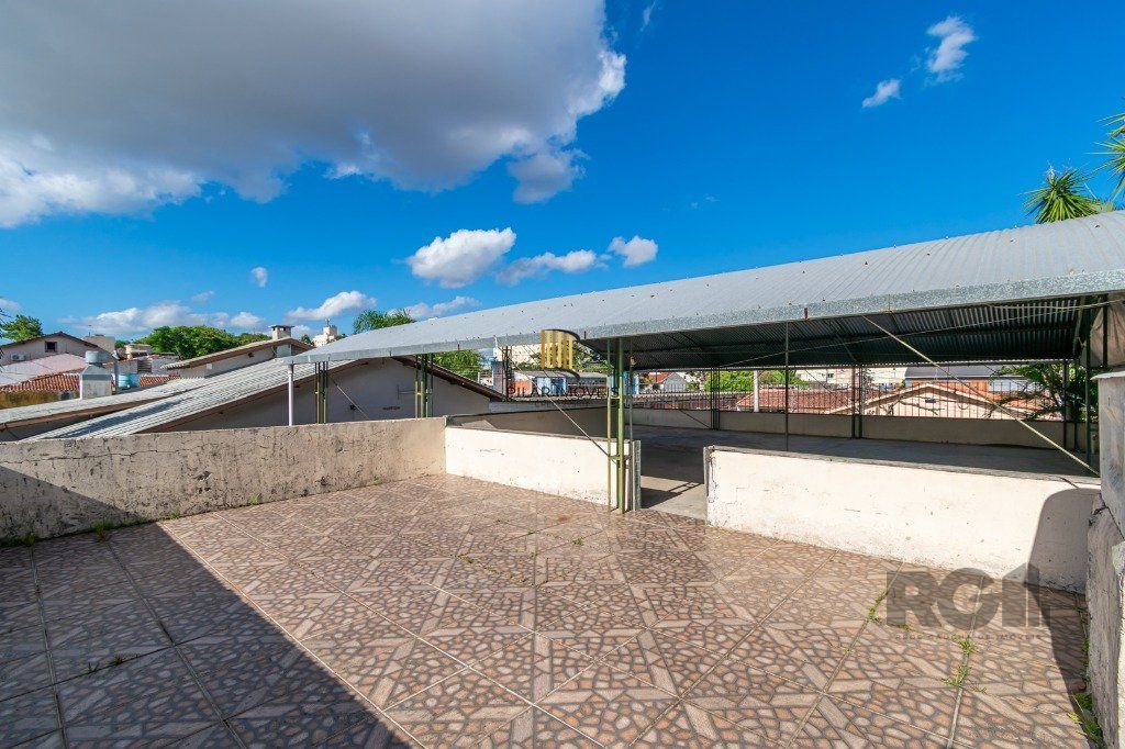 Casa no Sarandi de 2 dormitórios e 2 vagas