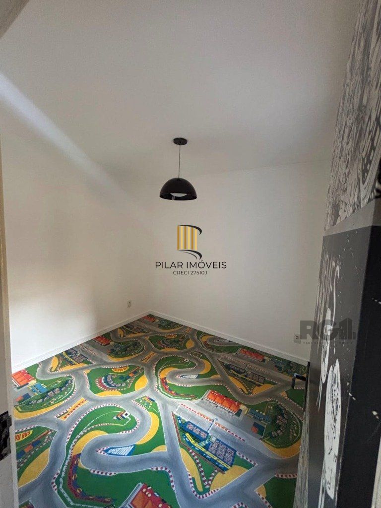 Casa de 3 dormitórios e 2 vagas - Medianeira