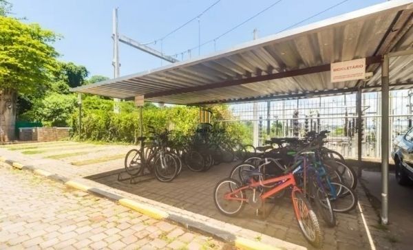 Apartamento no bairro Nonoai de 2 dormitórios e vaga