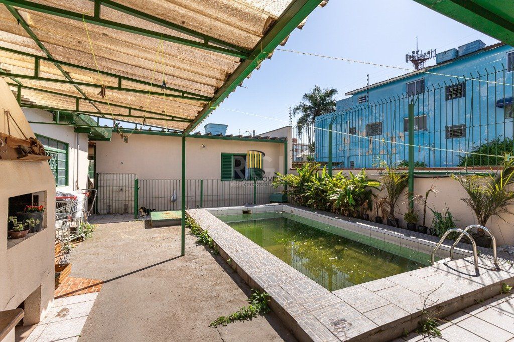 Casa para Venda - 143.32m², 3 dormitórios, sendo 1 suites, 5 vagas - Parque Santa Fé