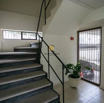 Apartamento de 1 dormitório e 2 vagas