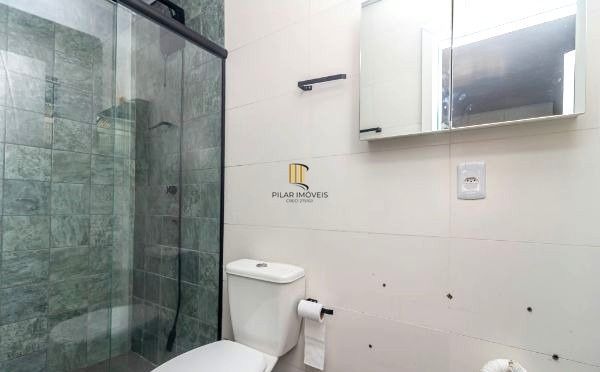 Casa no bairro Jardim Carvalho de 2 dormitórios e amplo pátio