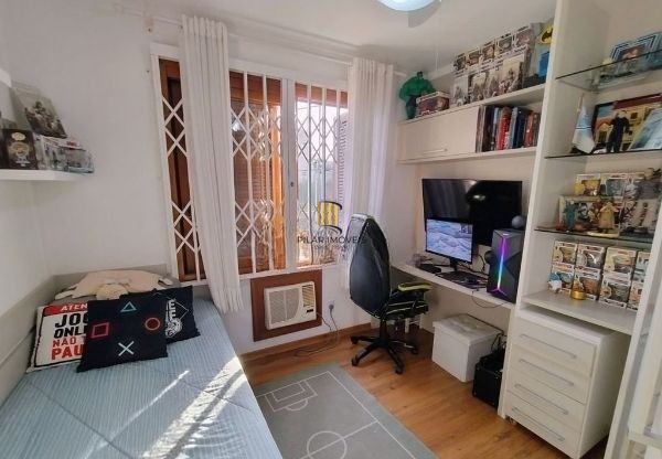 Apartamento no bairro Teresópolis de 2 dormitórios e vaga