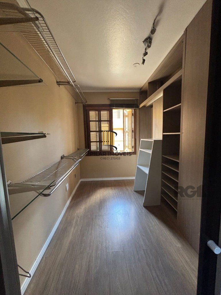 Casa de 3 dormitórios e 2 vagas - Medianeira