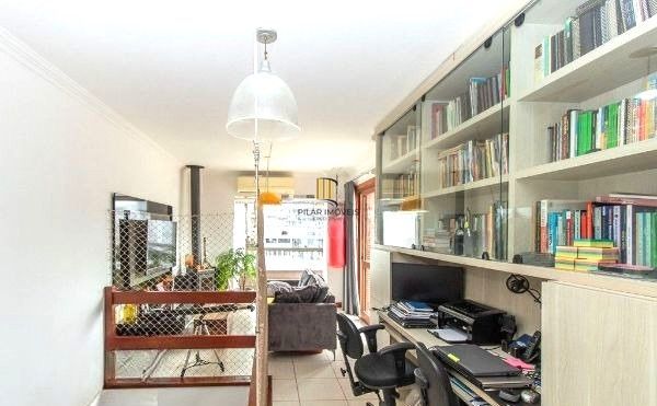 Cobertura duplex no bairro Auxiliadora de 2 dormitórios  2 vagas e terraço