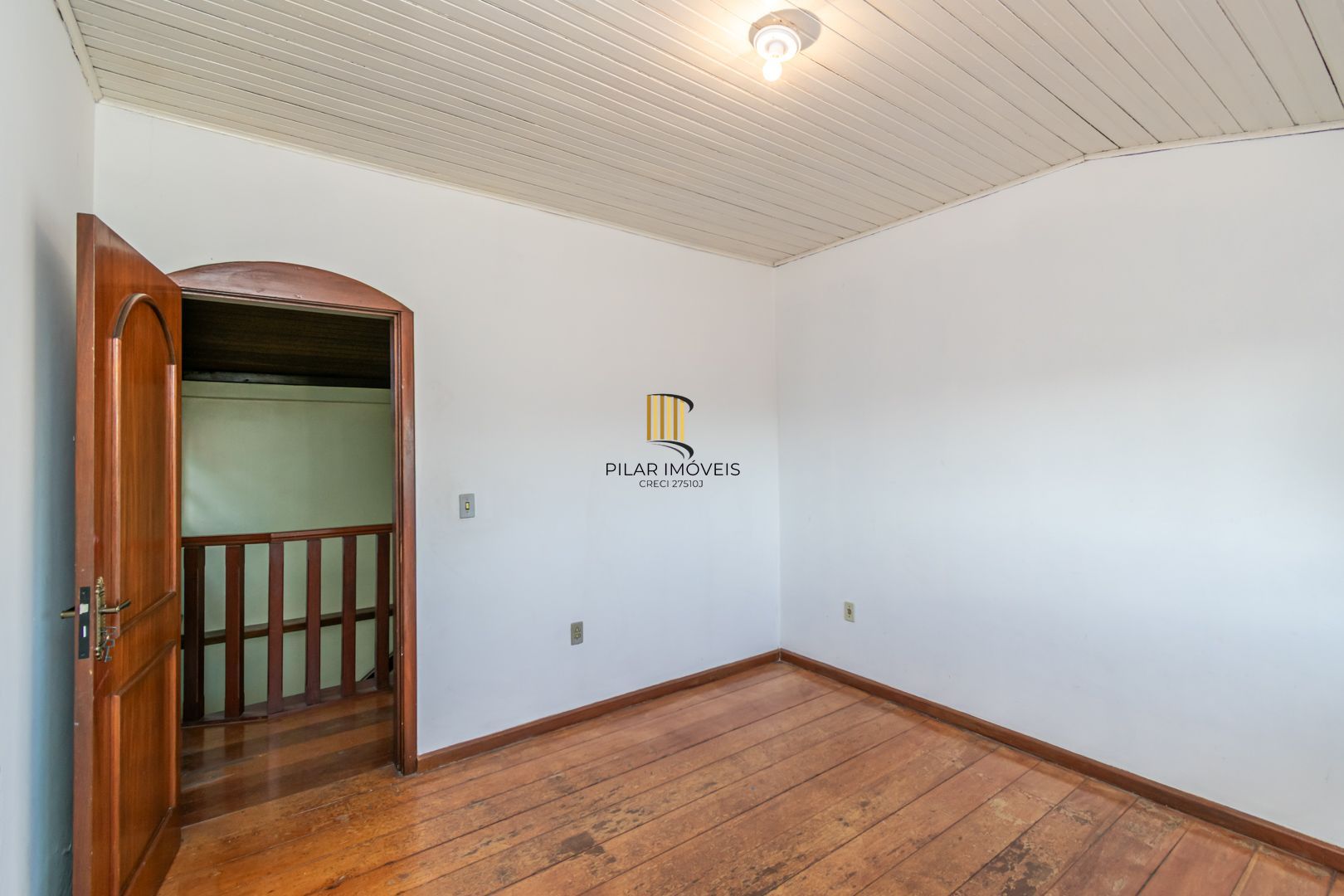 Casa 5 dormitórios no bairro Jardim Sabará