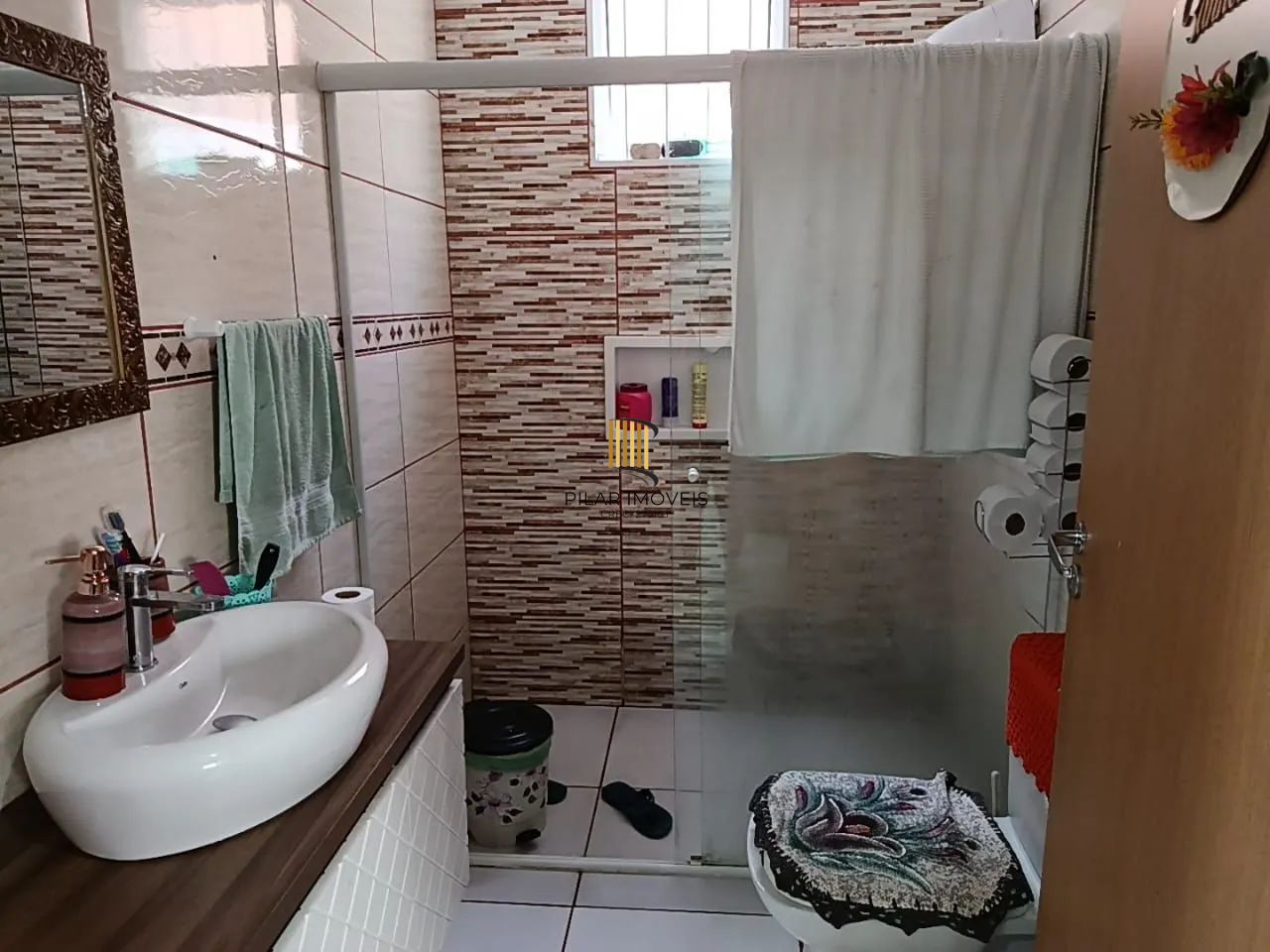 Casa 2 dormitórios no bairro Mário Quintana