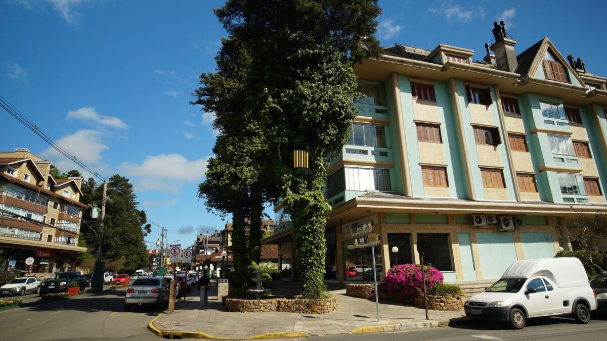 Apartamento no Centro de Gramado de 2 dormitórios e vaga