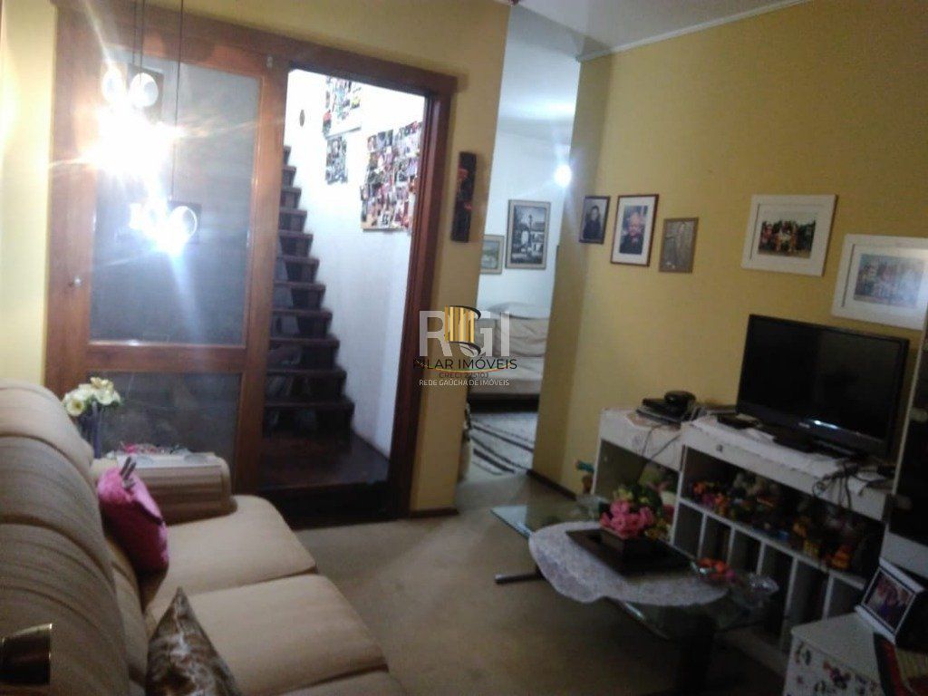 Casa para Venda - 340m², 4 dormitórios, sendo 2 suites, 3 vagas - Jardim Lindóia