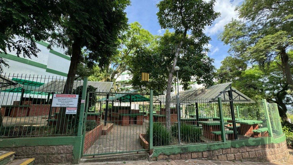 Apartamento de 2 dormitórios no bairro Nonoai