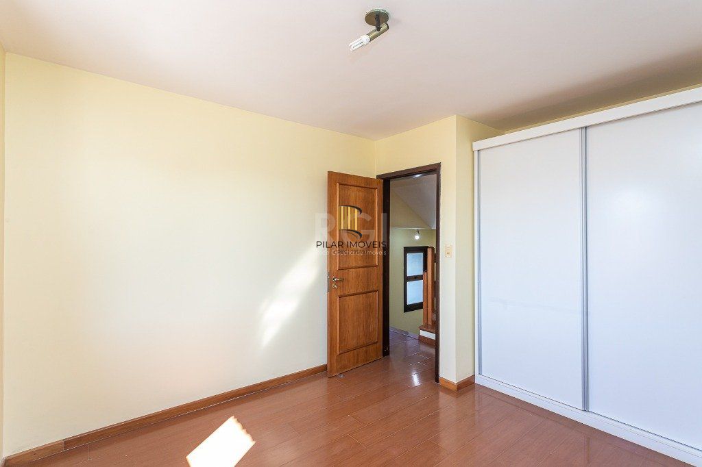 Casa Condominio para Venda - 193.19m², 3 dormitórios, sendo 1 suites, 2 vagas - Cristal