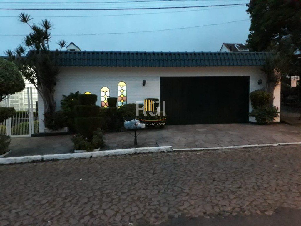 Casa para Venda - 197m², 3 dormitórios, 4 vagas - Sarandi