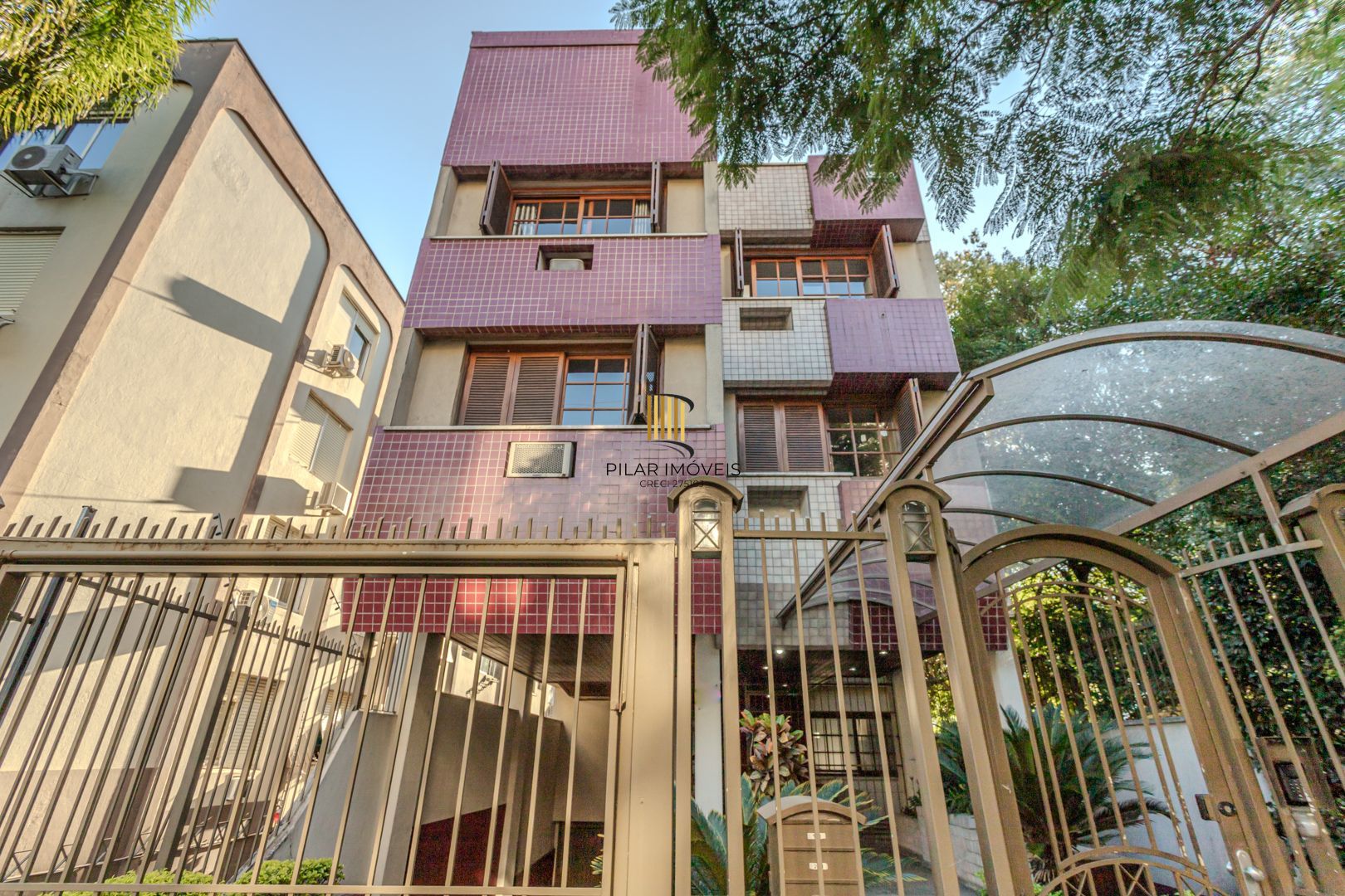 Cobertura duplex no bairro Petrópolis de 3 dormitórios vaga e terraço