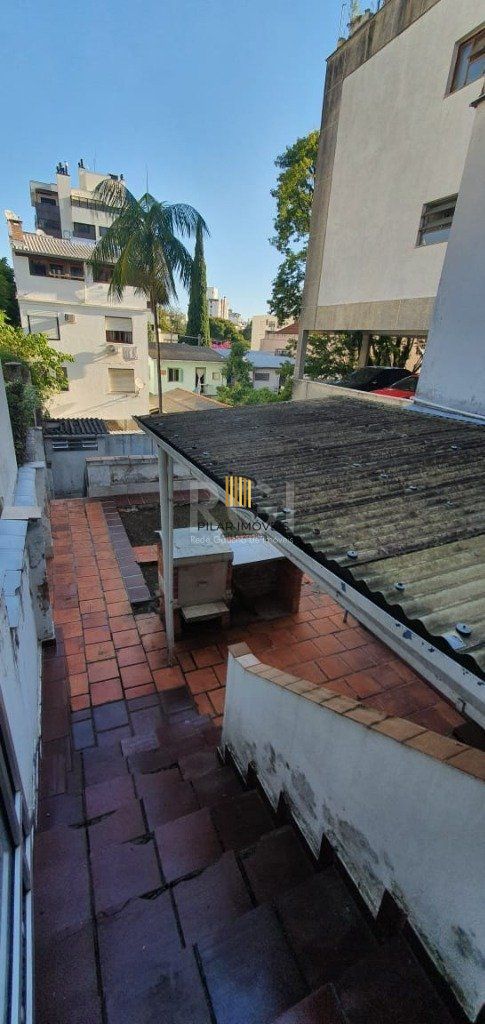 Casa para Venda 3 dormitórios, 2 vagas - Petrópolis