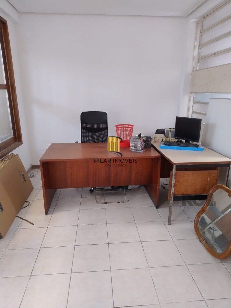 CASA MISTA COMERCIAL NO TÉRREO E RESIDENCIAL EM CIMA
