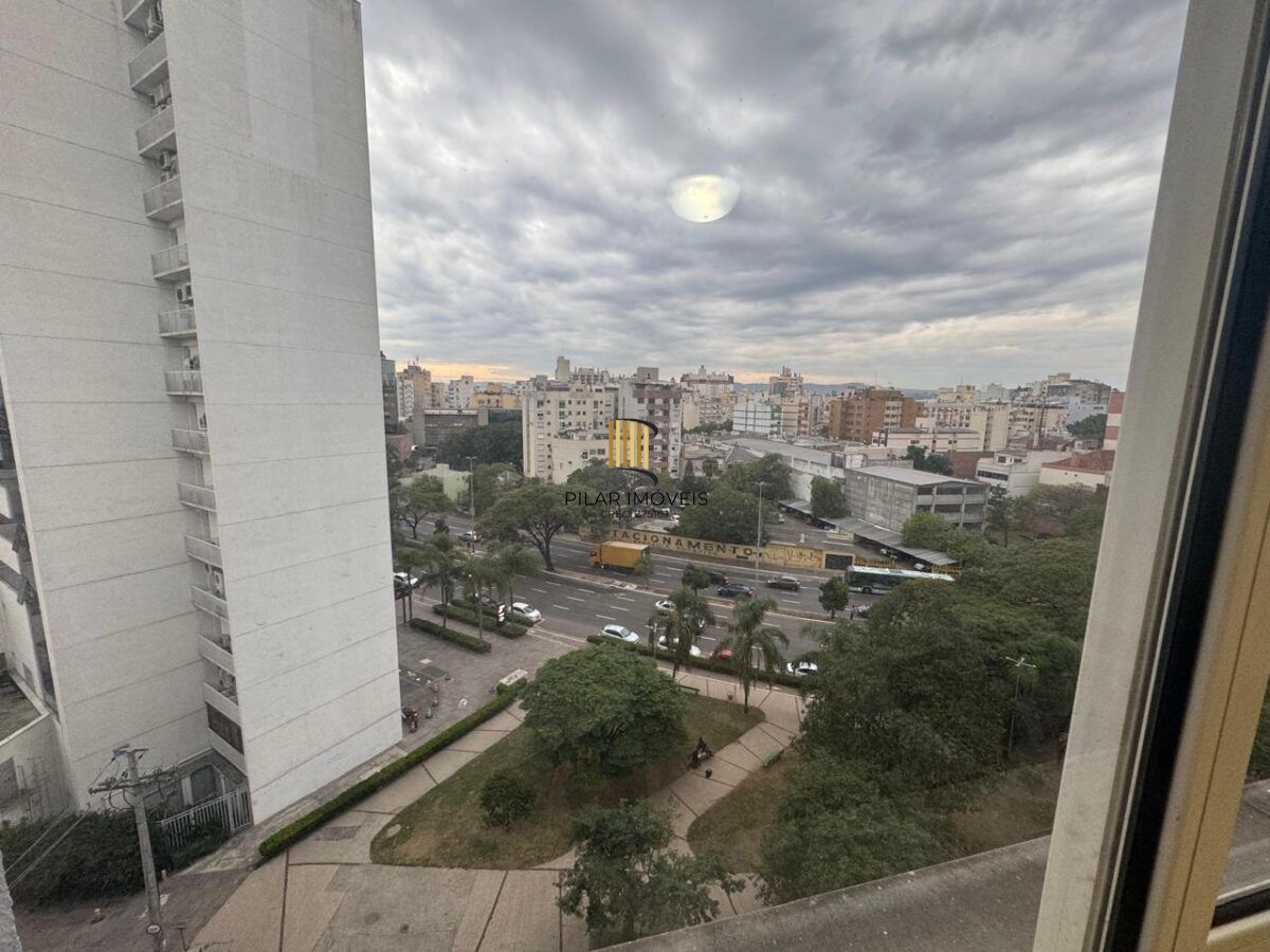 Apartamento na Cidade Baixa de 2 dormitórios e vaga