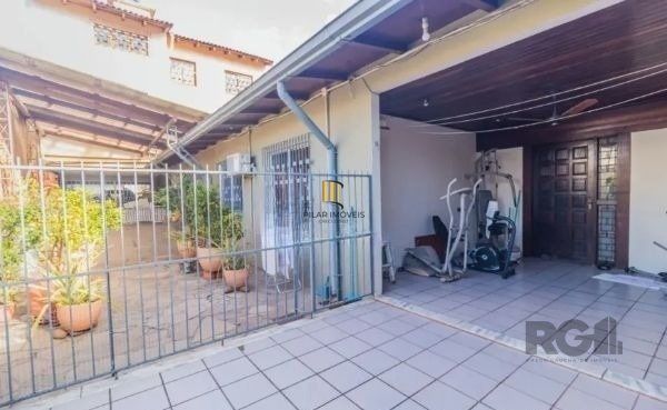Casa 8 Dormitório(s) Bairro Vila João Pessoa
